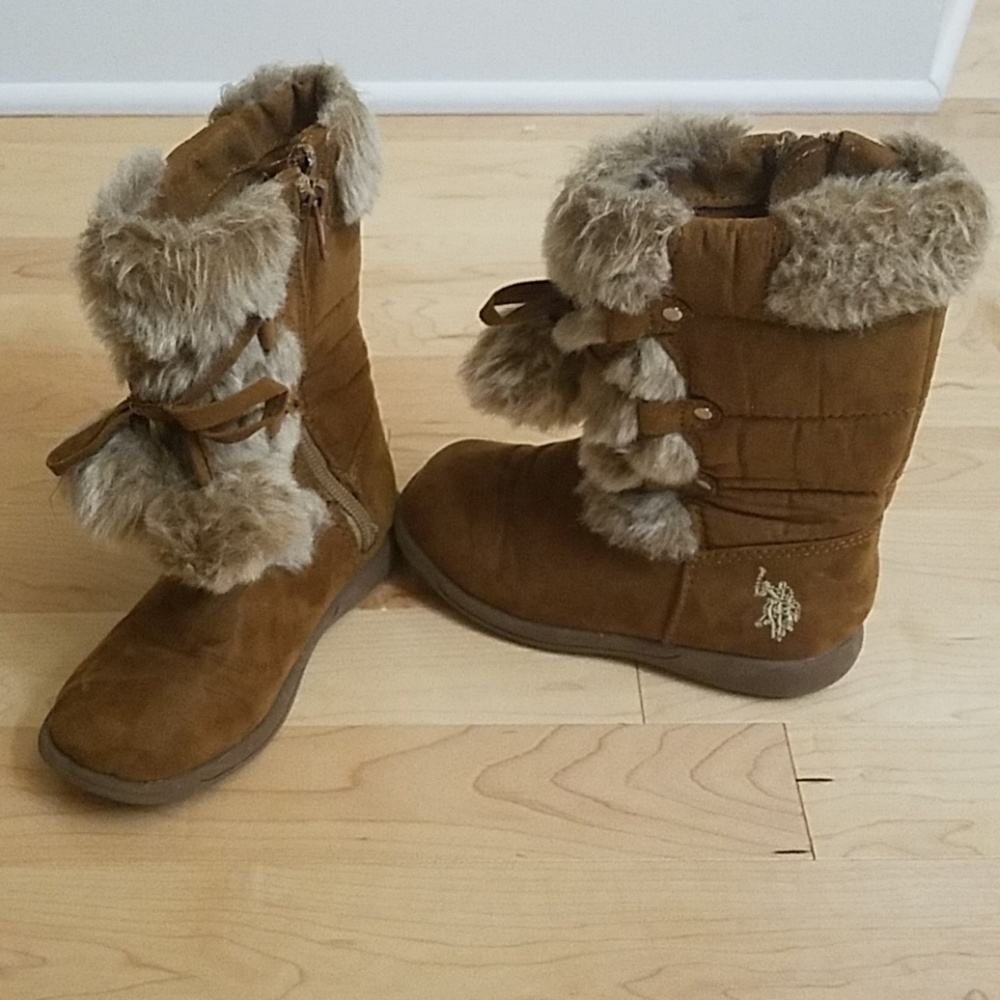 Girls Ralph Lauren suede boots. 9M